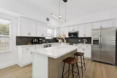 801 E 32nd 1/2 Street #A, Houston, TX 77022 - Photo 16