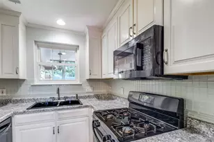 6310 Silver Chalice Dr, Houston, TX 77088 - Photo 8