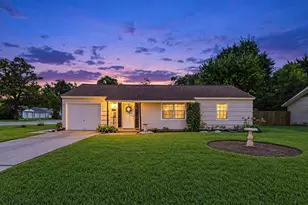 212 Elm St, Lake Jackson, TX 77566 - Photo 1