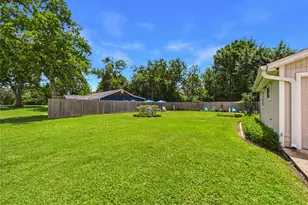 212 Elm St, Lake Jackson, TX 77566 - Photo 6