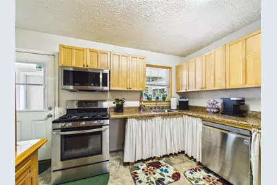 212 Elm Street, Lake Jackson, TX 77566 - Photo 14