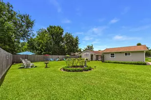 212 Elm St, Lake Jackson, TX 77566 - Photo 32