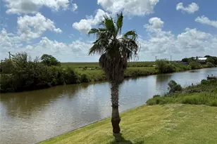 163 County Rd 299, Sargent, TX 77414 - Photo 4