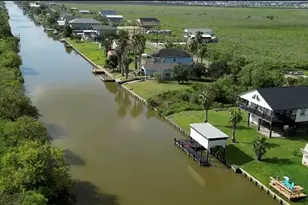 163 County Rd 299, Sargent, TX 77414 - Photo 4