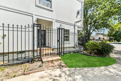 1529 Rosewood Street, Houston, TX 77004 - Photo 2