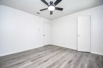 7815 Hummingbird Street, Houston, TX 77071 - Photo 16