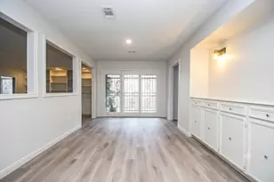7815 Hummingbird St, Houston, TX 77071 - Photo 2