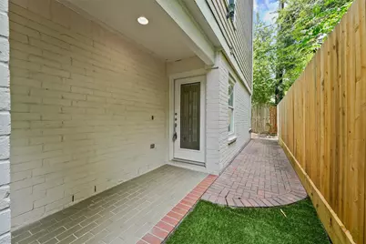 208 Hawthorne Street #A, Houston, TX 77006 - Photo 2