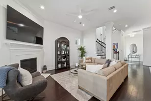 8213 Cabernet Ln, Houston, TX 77055 - Photo 4