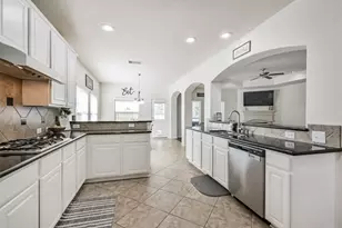 9719 Wincrest Dr, Mont Belvieu, TX 77523 - Photo 12