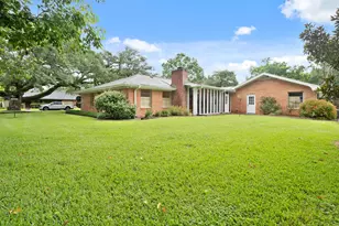 303 S Jackson St, Alvin, TX 77511 - Photo 24
