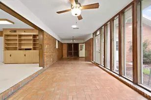 303 S Jackson St, Alvin, TX 77511 - Photo 6