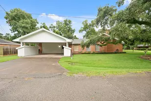 303 S Jackson St, Alvin, TX 77511 - Photo 26