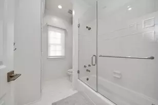 5042 Cedar Creek Dr, Houston, TX 77056 - Photo 18