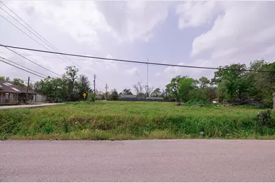 249 Basswood Street, Houston, TX 77022 - Photo 2