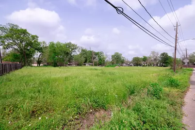 249 Basswood Street, Houston, TX 77022 - Photo 6