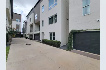 9 N St Charles Street #B, Houston, TX 77003 - Photo 2