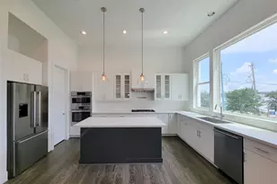 9 N St Charles St, Houston, TX 77003 - Photo 14