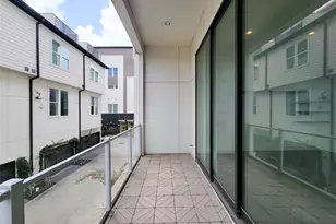 9 N St Charles St, Houston, TX 77003 - Photo 8