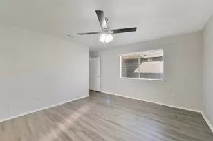 2822 Forest Point Dr, League City, TX 77573 - Photo 16