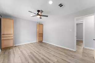 2 Ground Brier Ct, The Woodlands, TX 77381 - Photo 18