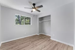 2 Ground Brier Ct, The Woodlands, TX 77381 - Photo 12