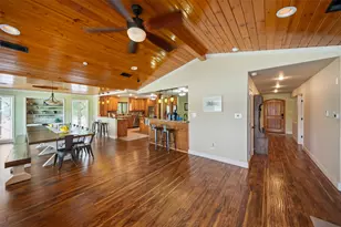 121 Holiday Ln, Coldspring, TX 77331 - Photo 4
