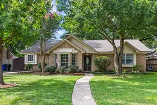 13819 Britoak Ln, Houston, TX 77079 - Photo 2