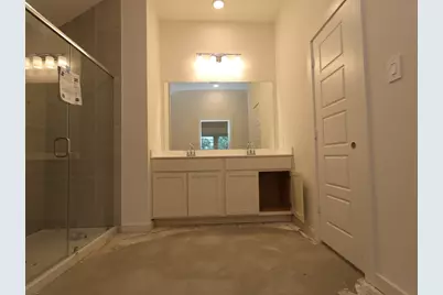 702 Falling Cave Drive, Willis, TX 77378 - Photo 16