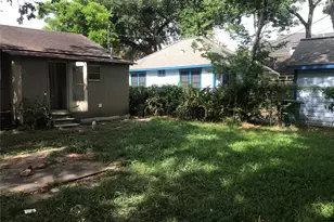 215 E 25th St, Houston, TX 77008 - Photo 22