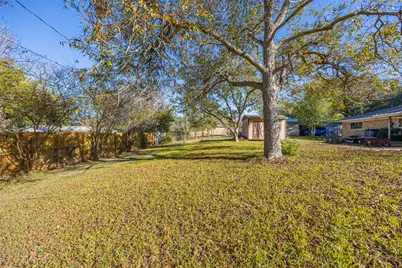 720 Concordia B Drive, Bellville, TX 77418 - Photo 16