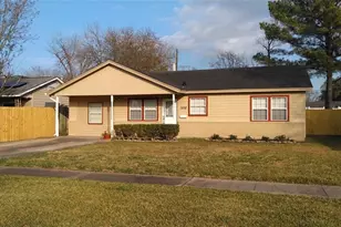 1938 Coulcrest Dr, Houston, TX 77055 - Photo 1