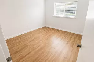 2170 Pilgrims Point Dr, Friendswood, TX 77546 - Photo 8