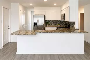 2170 Pilgrims Point Dr, Friendswood, TX 77546 - Photo 6