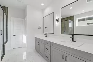 9207 Ft George St, Houston, TX 77063 - Photo 16