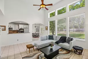 14 Guinevere Pl, The Woodlands, TX 77384 - Photo 6