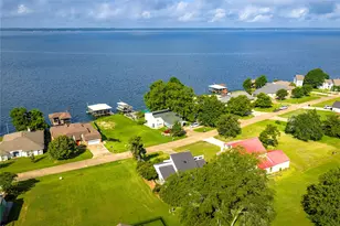275 Edgewater Dr, Livingston, TX 77351 - Photo 2