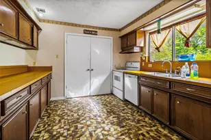 275 Edgewater Dr, Livingston, TX 77351 - Photo 4