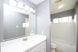 2438 Plantation Bend Dr, Sugar Land, TX 77478 - Photo 10