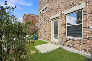 11518 Main Cypress Dr, Houston, TX 77025 - Photo 36