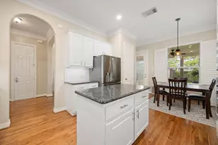 137 White Dr, Bellaire, TX 77401 - Photo 10