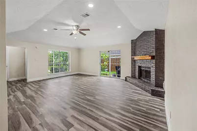 7907 Chancel Drive, Houston, TX 77071 - Photo 10