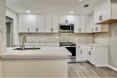 7906 Hammerly Boulevard, Houston, TX 77055 - Photo 12