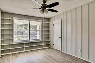 7906 Hammerly Blvd, Houston, TX 77055 - Photo 18