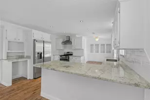 1618 W 10th St, Freeport, TX 77541 - Photo 16