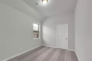 2512 Seneca Lk Dr, Texas City, TX 77568 - Photo 6