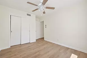 7950 Longridge Dr, Houston, TX 77055 - Photo 48