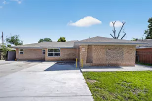 7950 Longridge Dr, Houston, TX 77055 - Photo 2