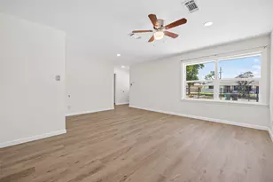 7950 Longridge Dr, Houston, TX 77055 - Photo 8