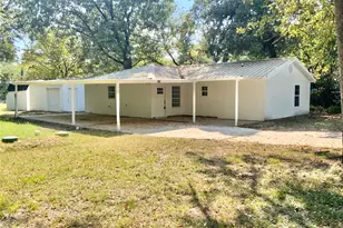 588 Vicksburg Ln, Livingston, TX 77351 - Photo 4